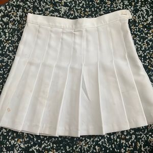 American apparel white tennis skirt size large
